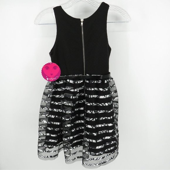 Emily West Girls Black Silver Dress Belted Waist 8 NWT $68 - Picture 4 of 4